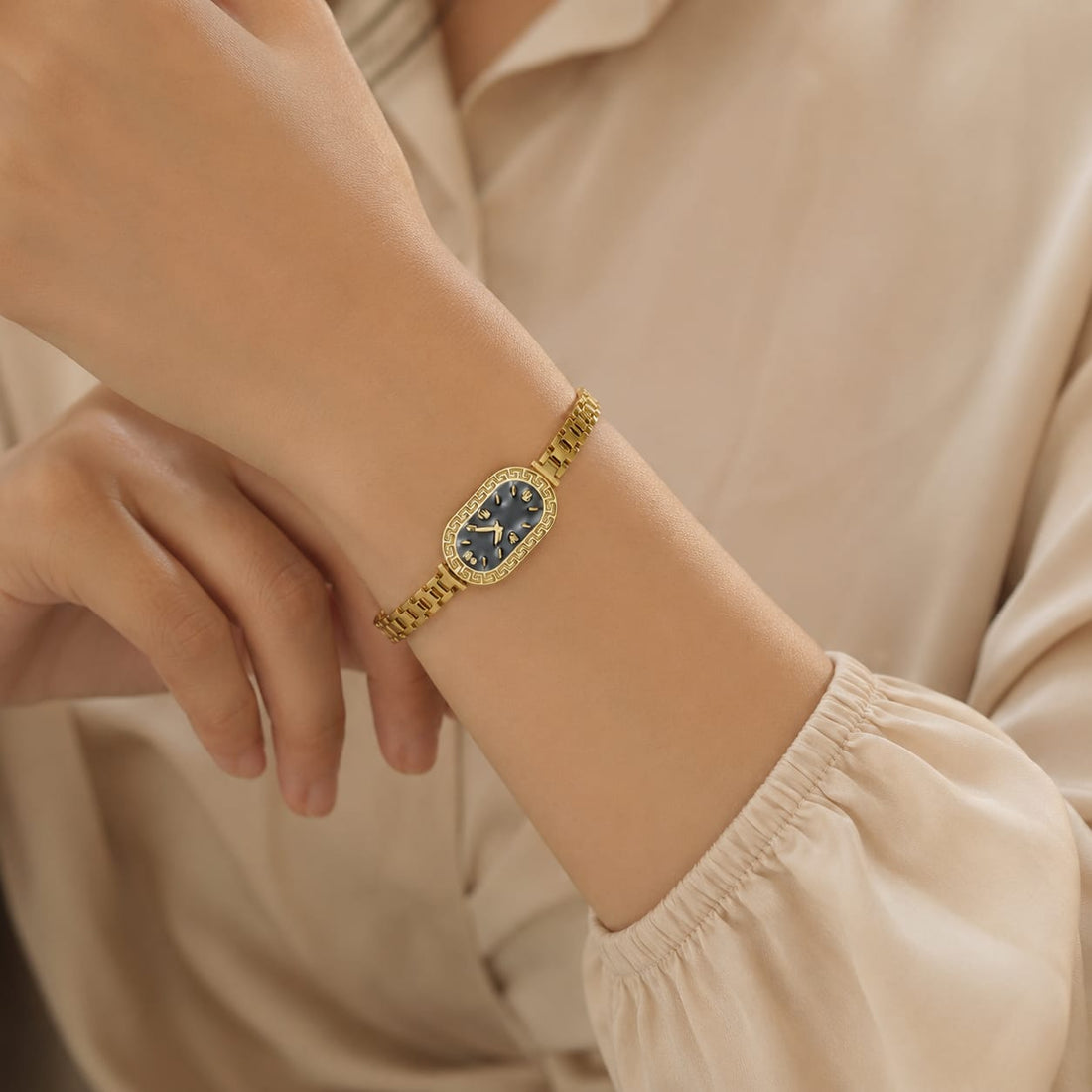 Aria Premium Golden Bracelet
