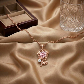 Rosette Lumière Flower Pendant Necklace in Rose Gold
